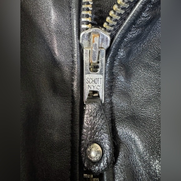 Schott NYC Vintage Distressed Women’s Black Moto Leather Jacket Size Medium - Picture 8 of 15